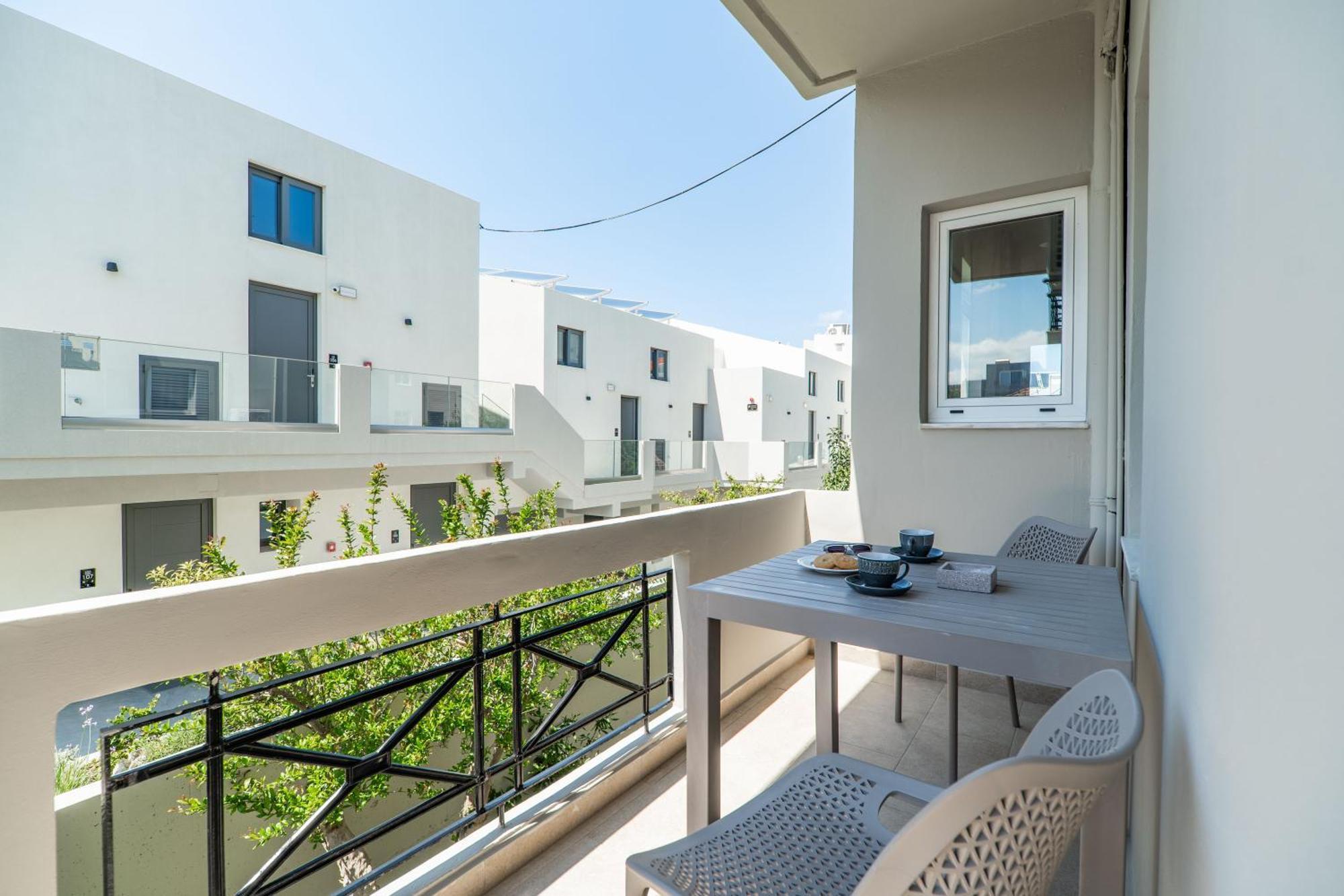 Manos Beachside Apartments Agia Marina  ห้อง รูปภาพ