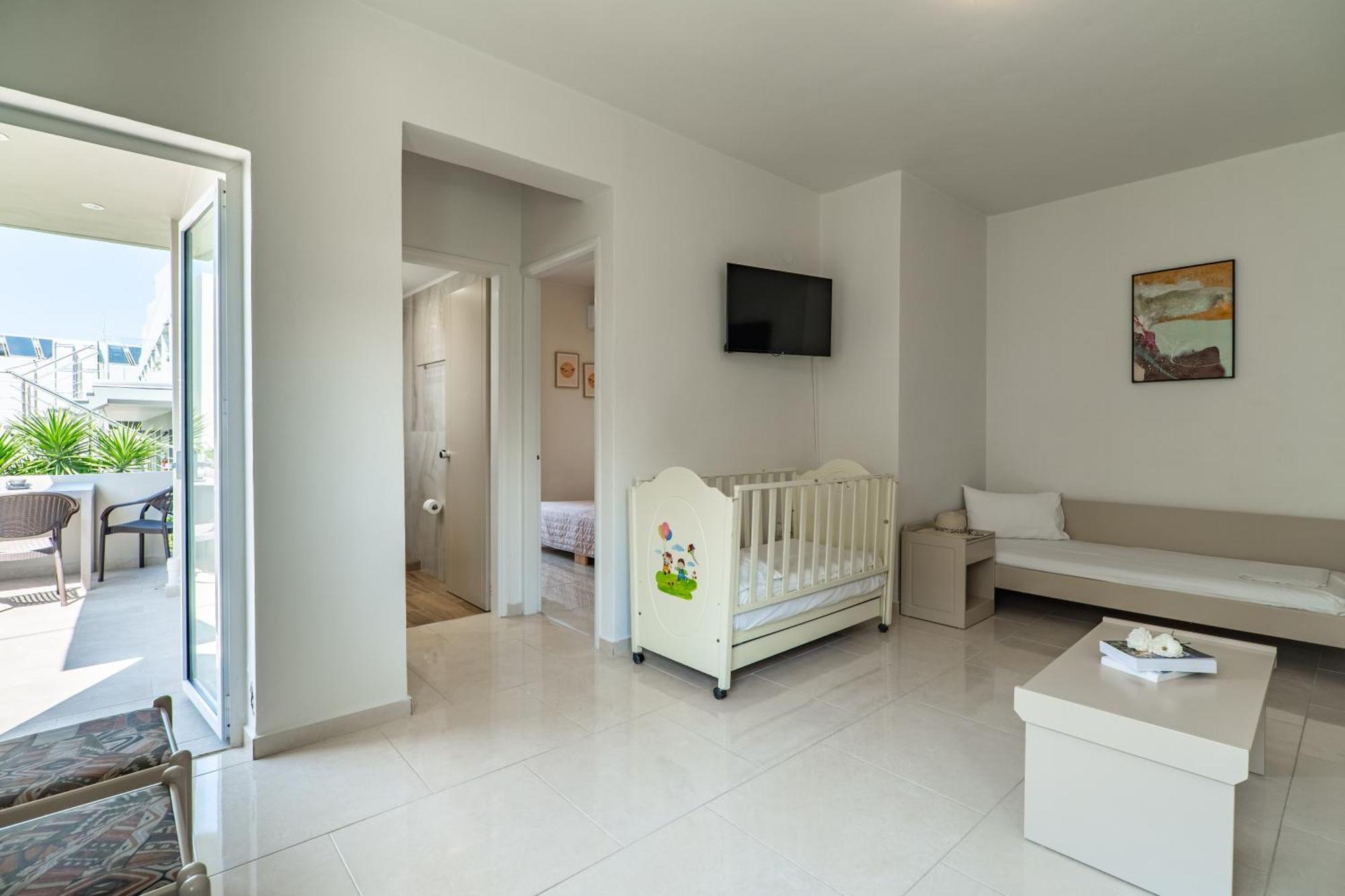 Manos Beachside Apartments Agia Marina  ห้อง รูปภาพ