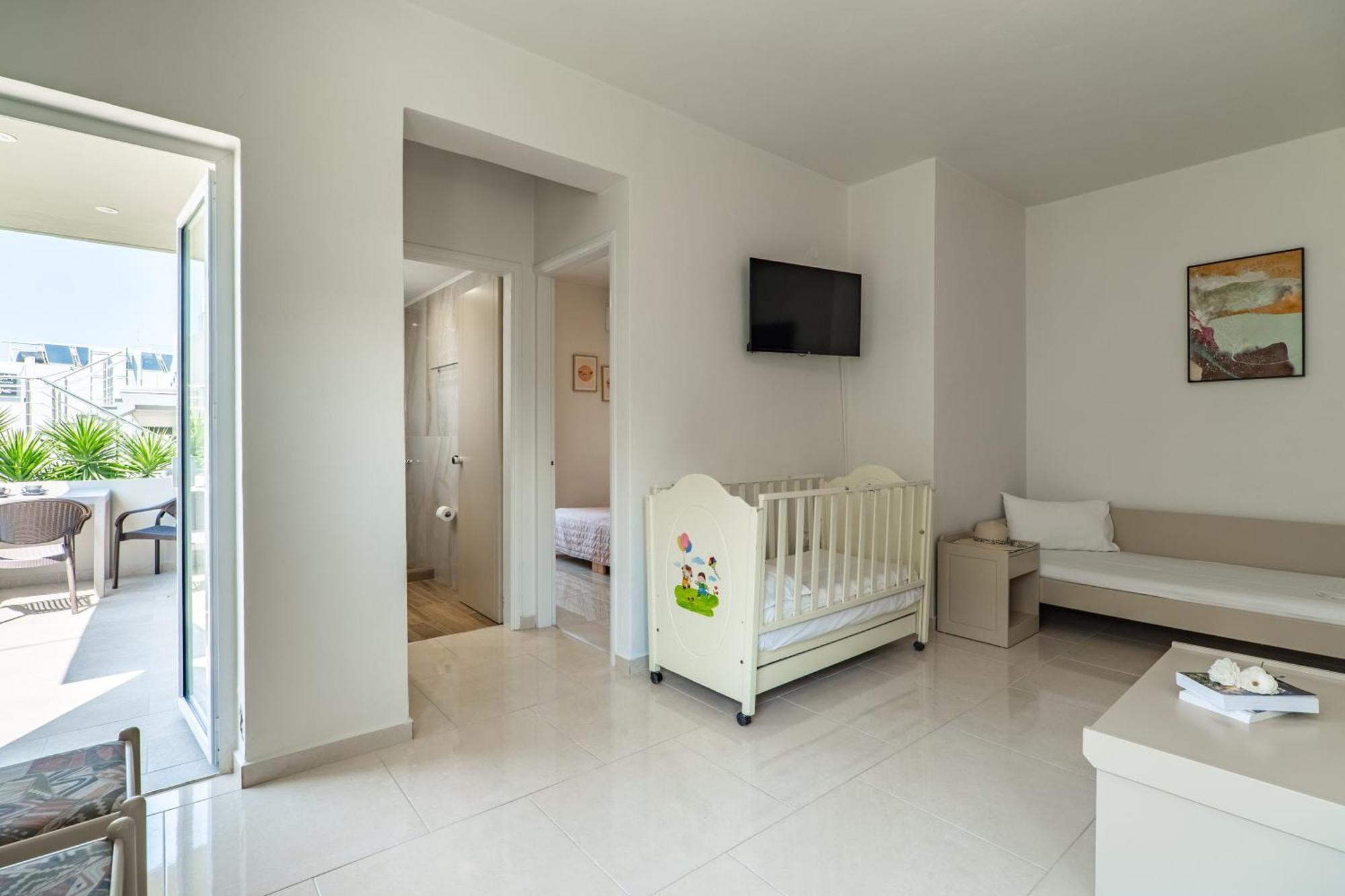 Manos Beachside Apartments Agia Marina  ห้อง รูปภาพ