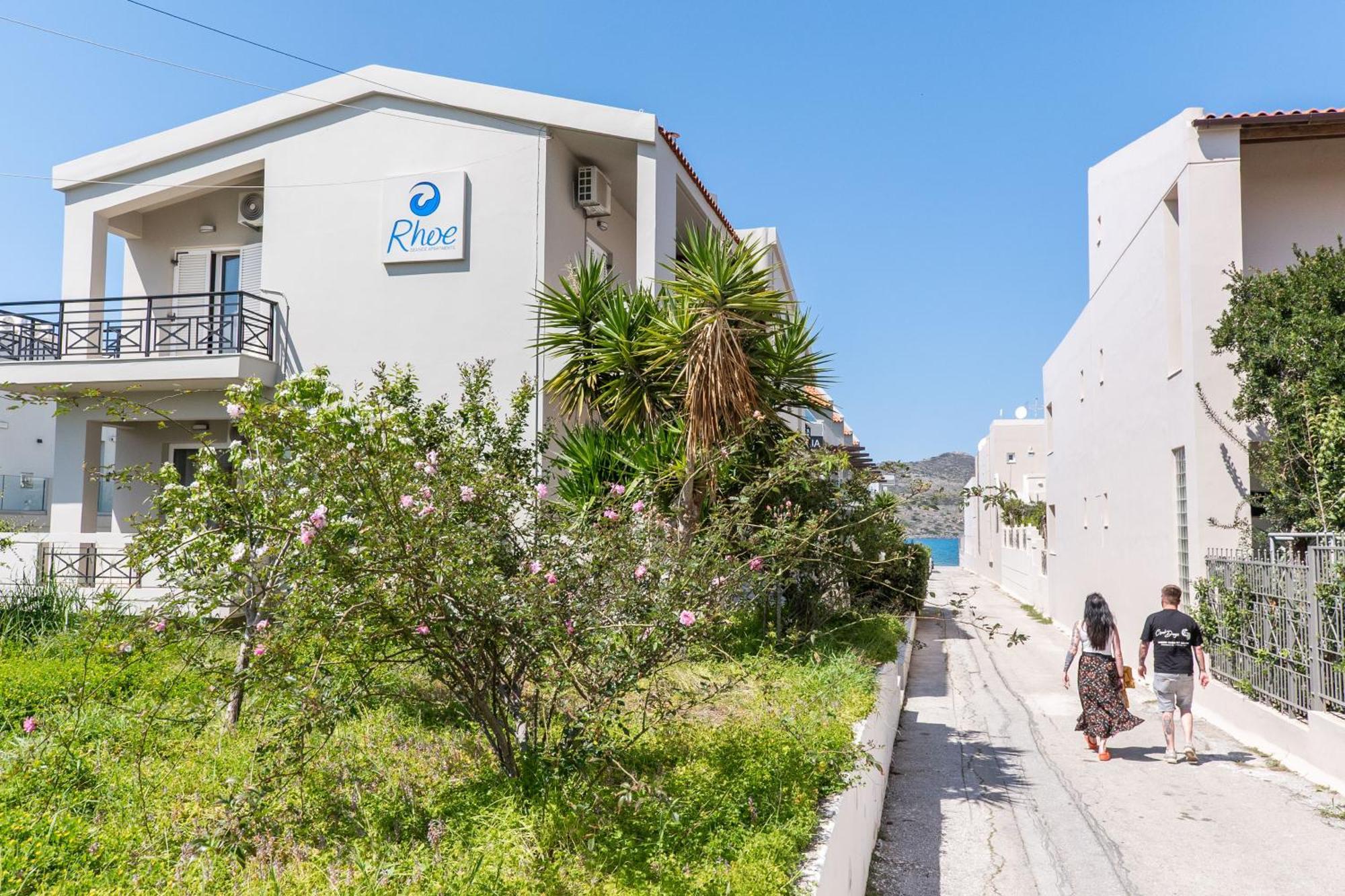 Manos Beachside Apartments Agia Marina  ภายนอก รูปภาพ