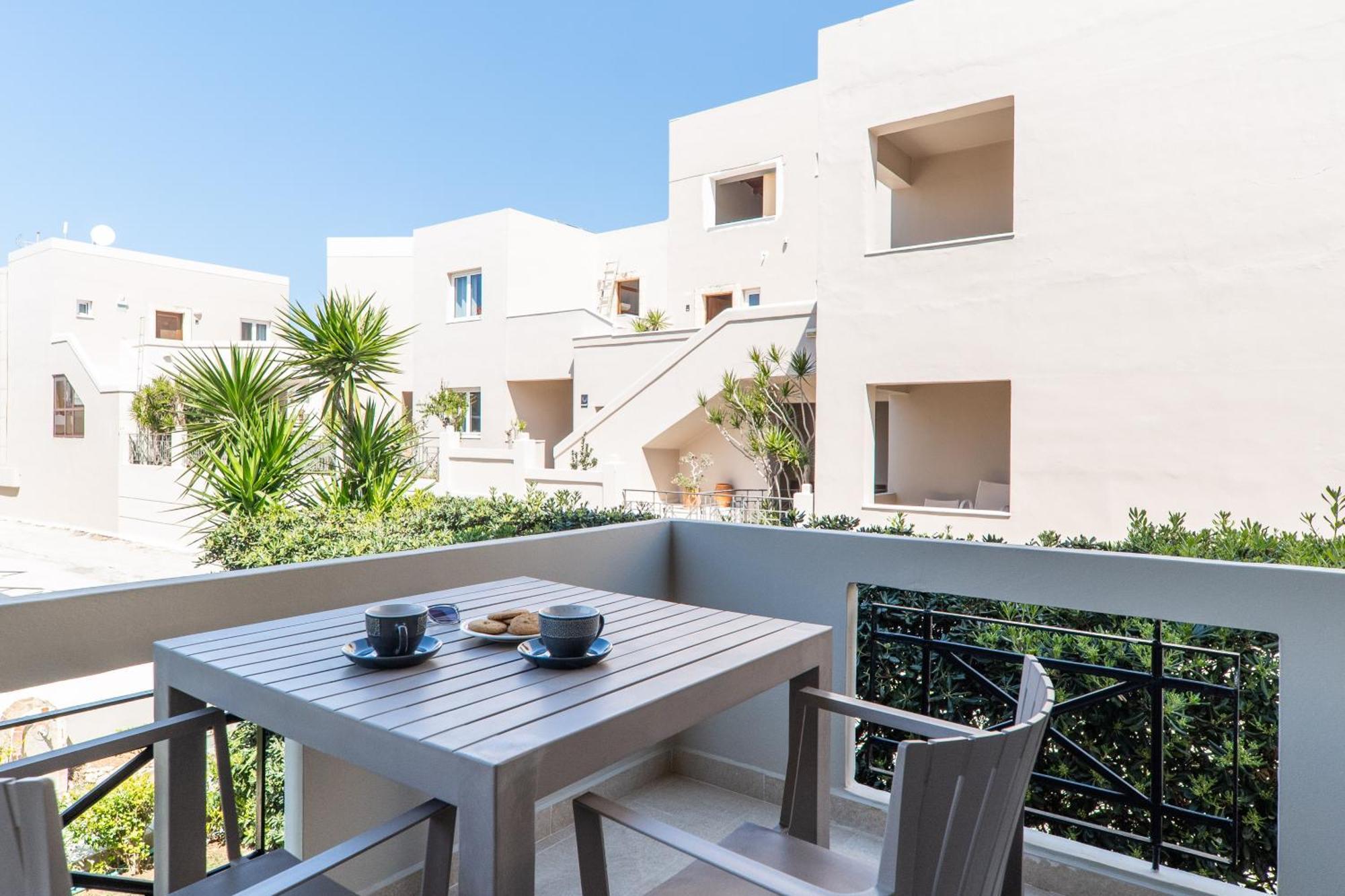 Manos Beachside Apartments Agia Marina  ห้อง รูปภาพ